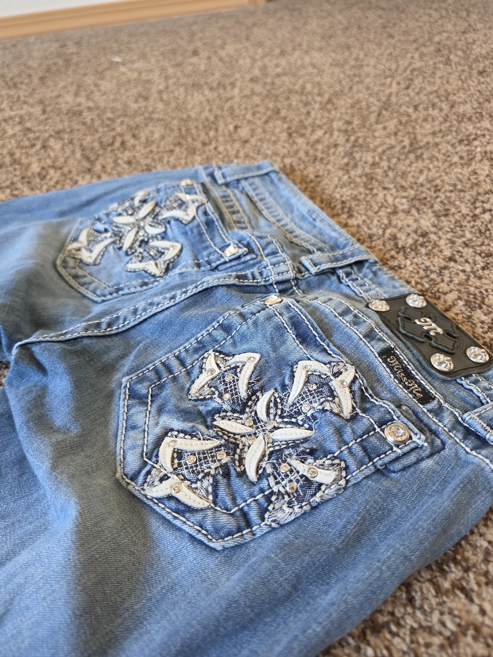 Miss Me Jeans Womens Size 26 Medium Wash Skinny Cross Embellished JV82825